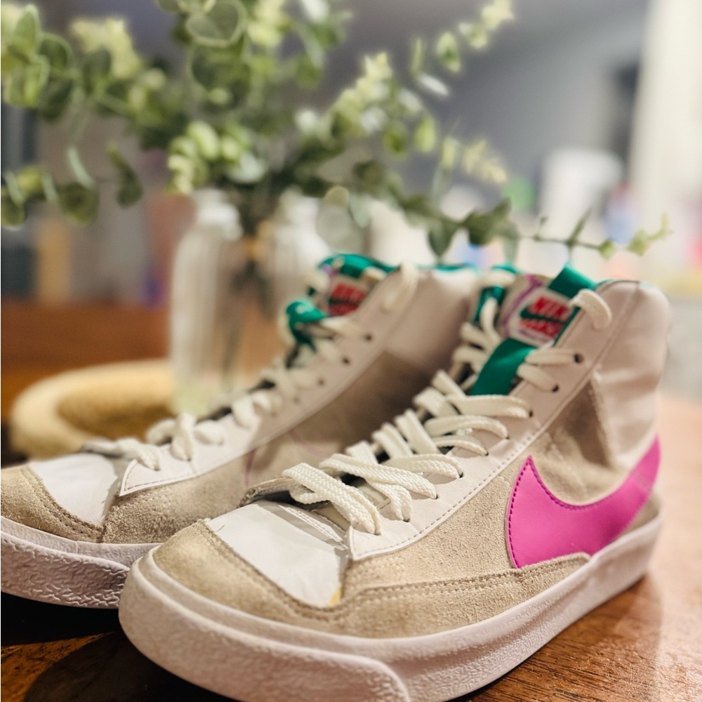 High-Top Sneakers with Pink Swoosh